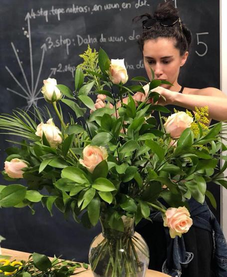 Hande Doğandemir çiçek tasarlayacak
