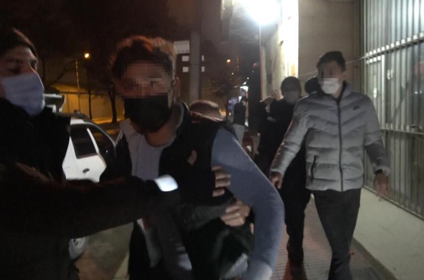 DHA muhabirine çirkin saldırı... Kısıtlamayı ihlal eden boksör, gazetecinin burnunu kırdı