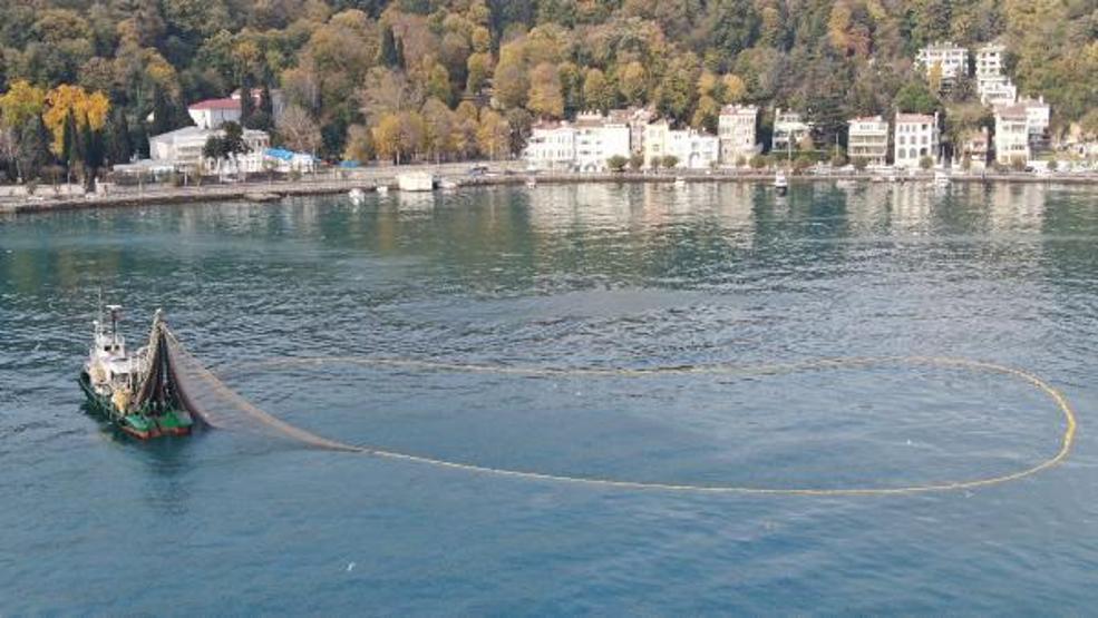 Boğazda balıkçı tekneleri tartışma konusu oldu