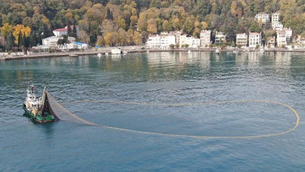 Boğazda balıkçı tekneleri tartışma konusu oldu