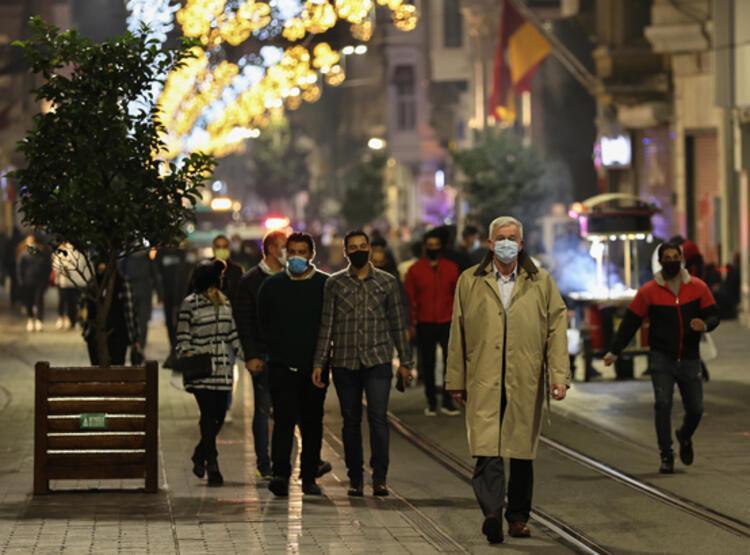 Akılalmaz olay Koronayı 136 kişiye böyle üfürdü