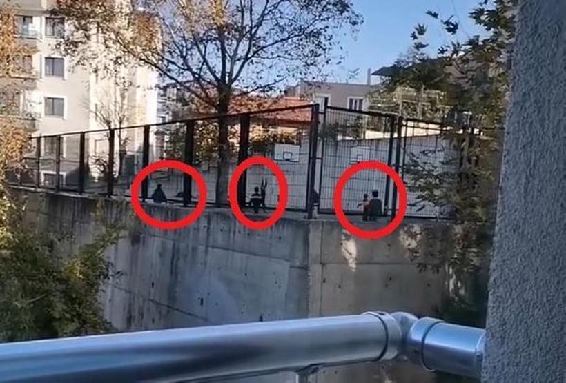 Kısıtlamayı delen çocuklar siren sesini duyunca saklandı