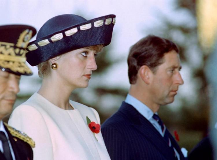 Netflix’ten İngiliz Kraliyet Ailesine The Crown resti