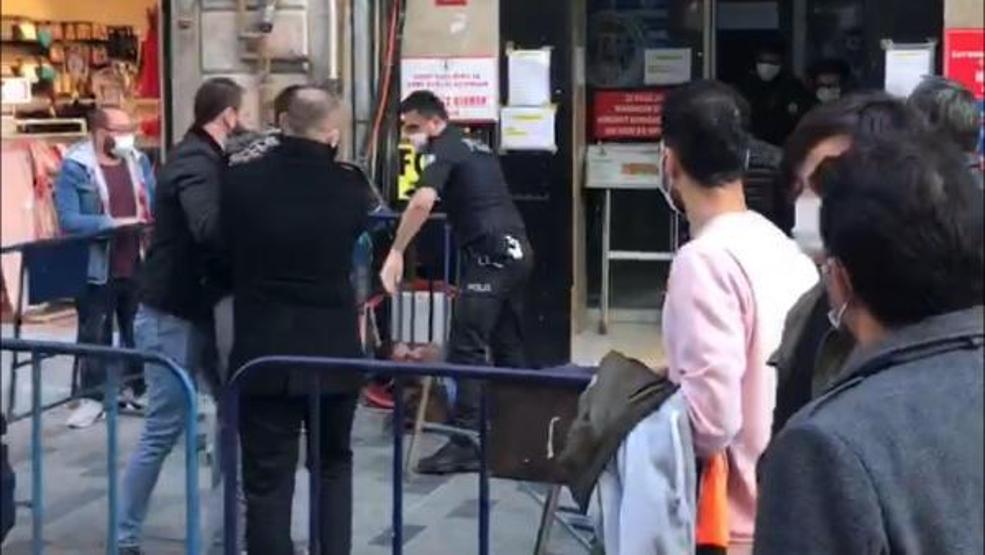 Kuyrukta sosyal mesafe kavgası