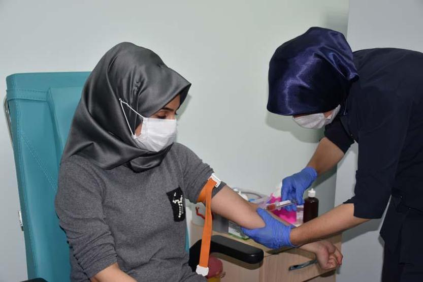 Çin menşeli Kovid-19 aşısı 113 gönüllüye uygulandı