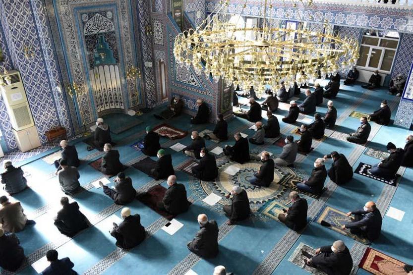 Cuma namazı sonrası yağmur duası edildi
