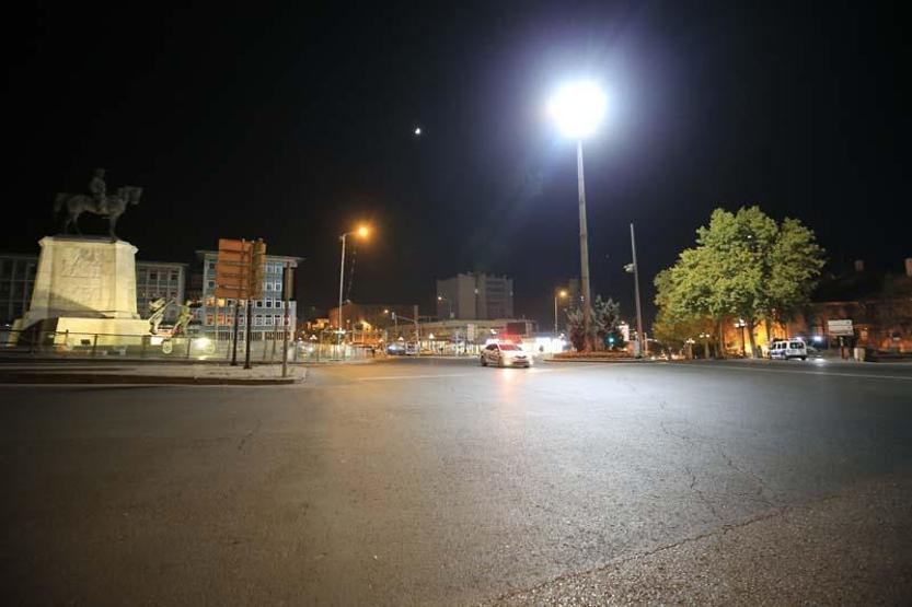 Son dakika haberi... 56 saat sürecek hafta sonu sokağa çıkma kısıtlaması İşte tüm merak edilenler