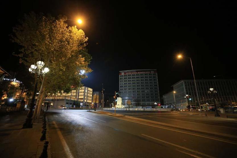 Son dakika haberi... 56 saat sürecek hafta sonu sokağa çıkma kısıtlaması İşte tüm merak edilenler