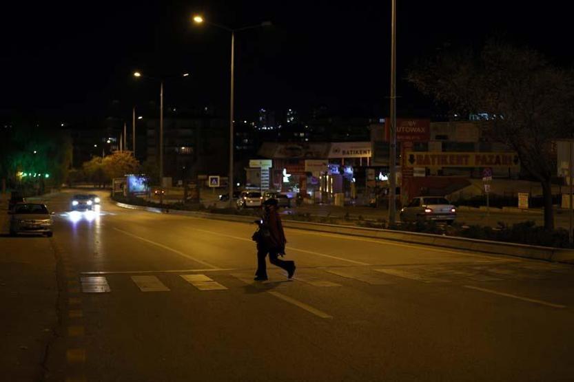 Son dakika haberi... 56 saat sürecek hafta sonu sokağa çıkma kısıtlaması İşte tüm merak edilenler