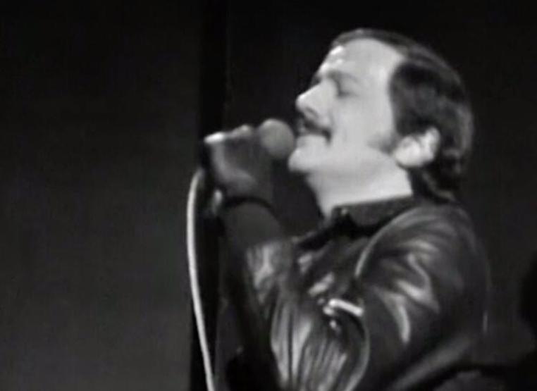 Türk Rock müziğinin efsane ismi Erkut Taçkın hayatını kaybetti