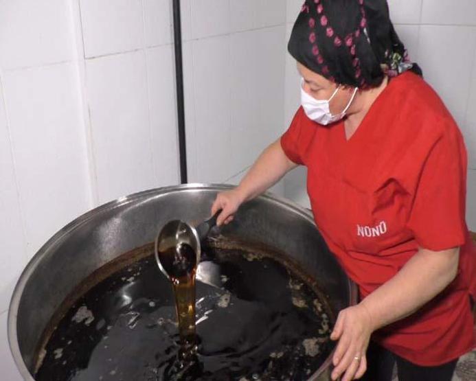 Kızına şifa olsun diye yaptı, gelir kapısı oldu Şimdi taleplere yetişemiyor