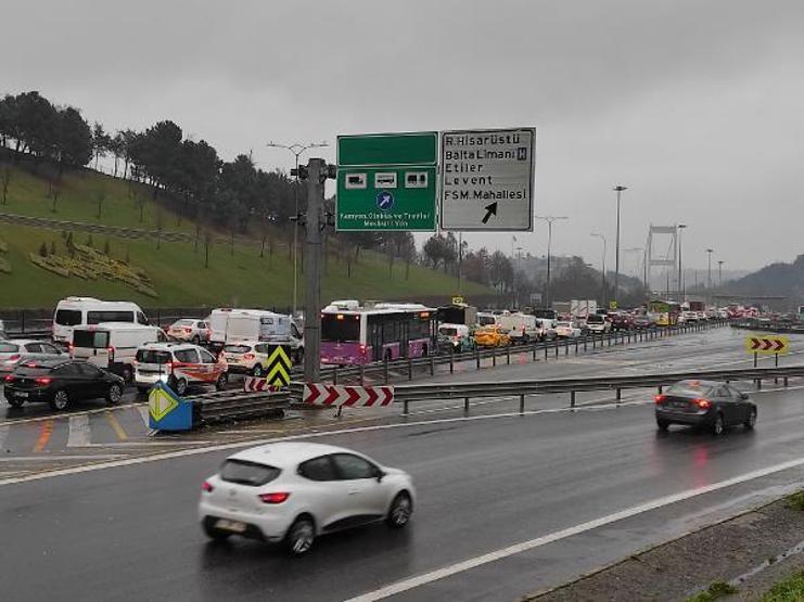 FSMde trafiği kilitleyen kaza
