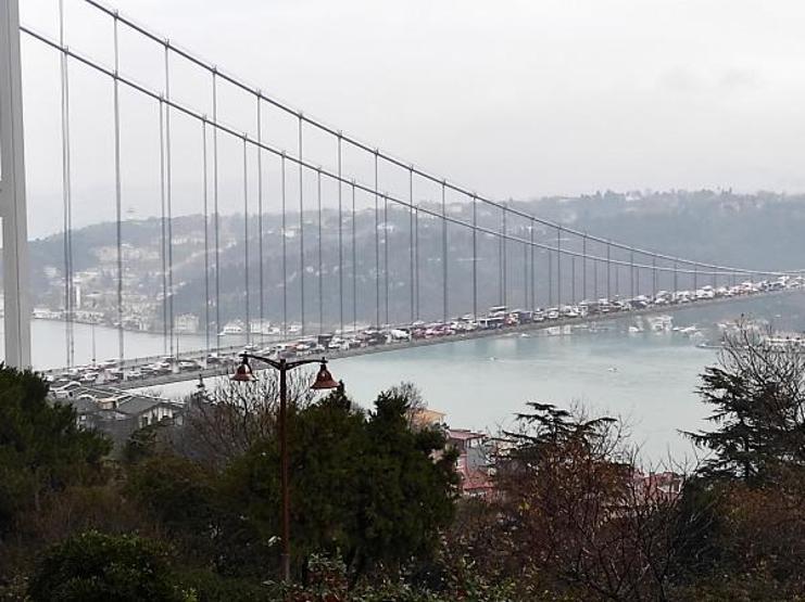 FSMde trafiği kilitleyen kaza