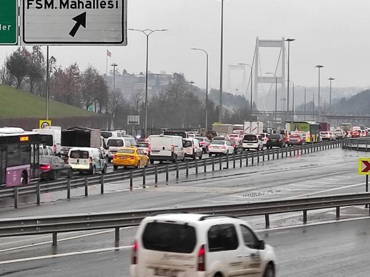 FSMde trafiği kilitleyen kaza