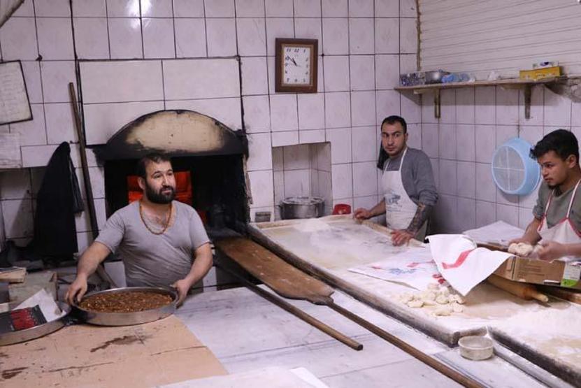 2020 yılında Googleda en çok aranan tariflerden biriydi Şanlıurfada lahmacun sevinci
