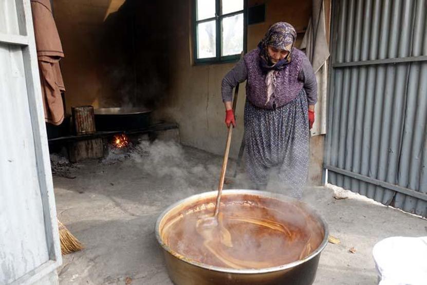 Gece 03.00te başlıyorlar, yapımı çok zahmetli Yıldız Dağları eteklerinden sofralara gelen lezzet