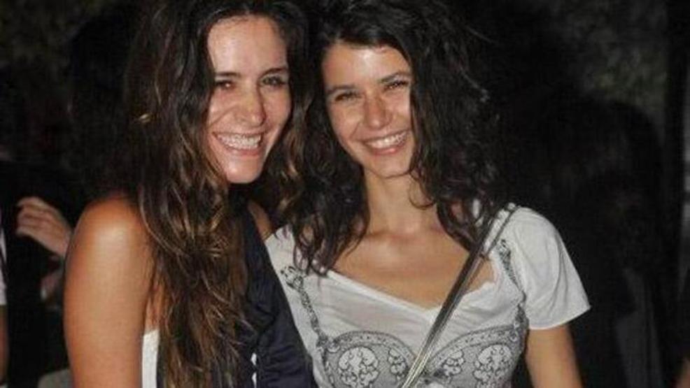 Beren Saat ve Belçim Bilgin objektif karşısına geçti Pozlarına beğeni yağdı
