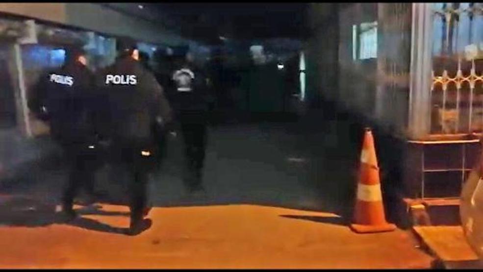 Hatayda kumar baskını: Masanın altına saklanırken yakalandı