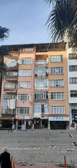 İzmitte Pisa kulesine benzeyen binalar yıkılacak