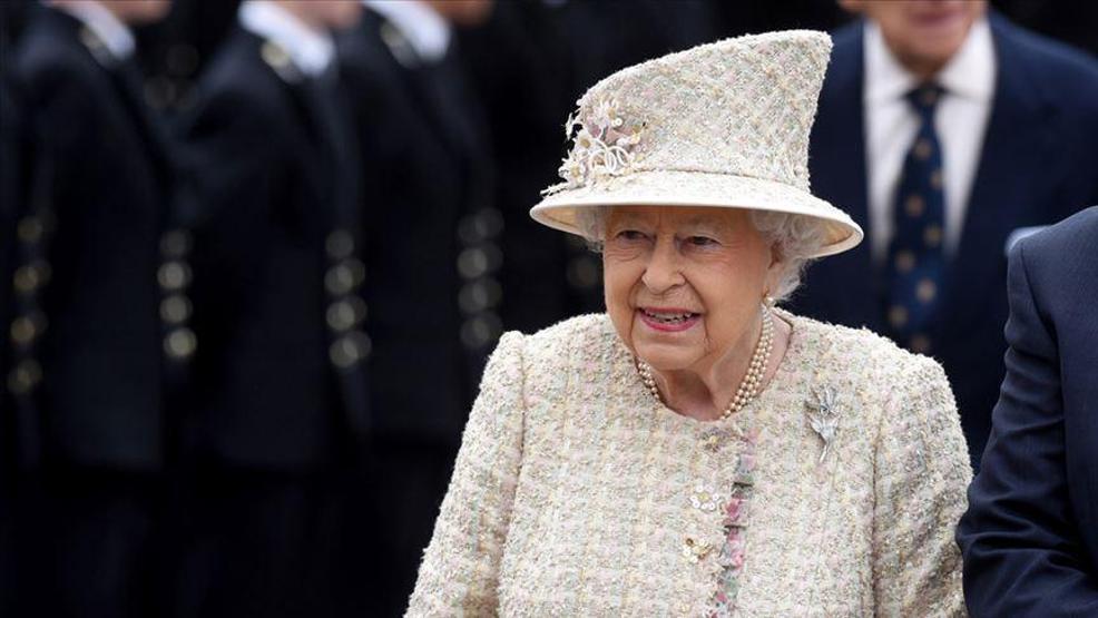 Kraliçe İkinci Elizabeth Noeli ailesinden ayrı geçiriyor