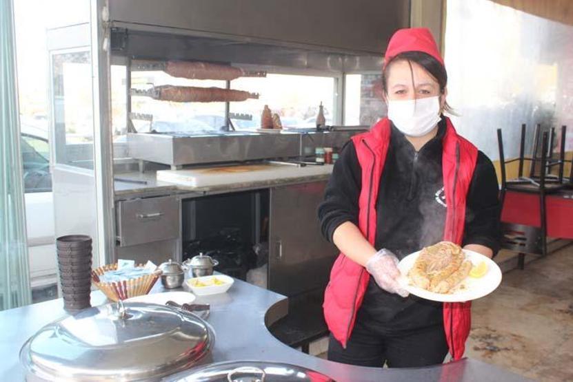 Bir kez tadan vazgeçemiyor Sosyal medyadan gördüğü lezzetin ustası oldu