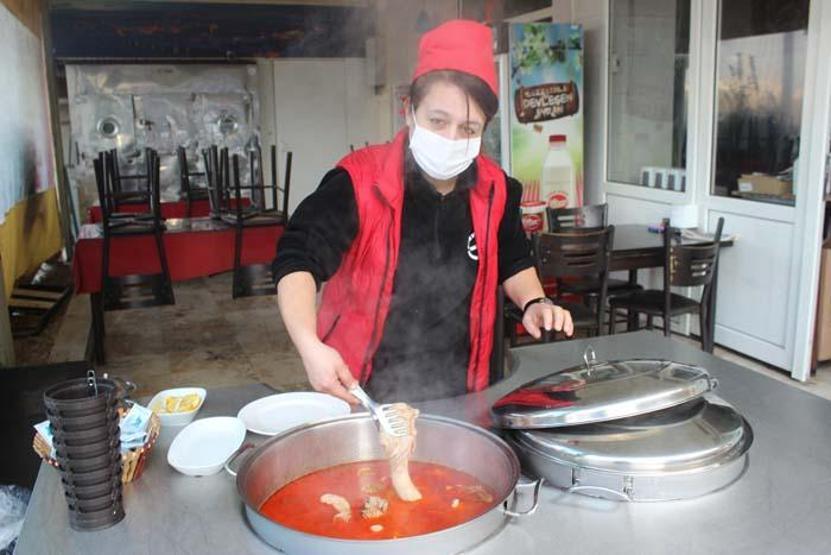 Bir kez tadan vazgeçemiyor Sosyal medyadan gördüğü lezzetin ustası oldu