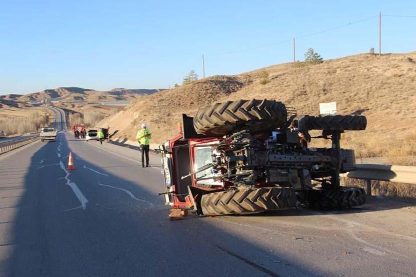 Römork traktörden ayrıldı: 3 yaralı