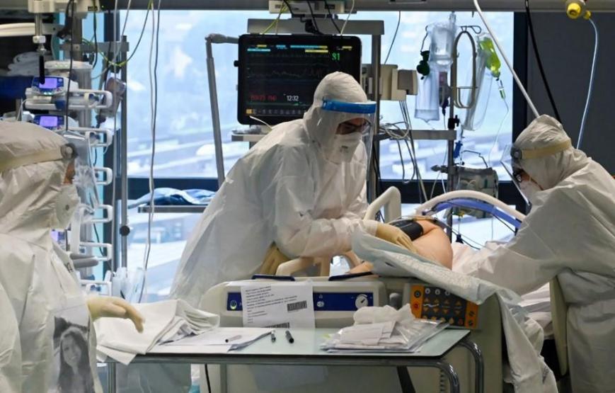 Prof Dr. Uğur Şahin: Koronavirüs en az 10 yıl hayatımızdan tamamen çıkmayacak