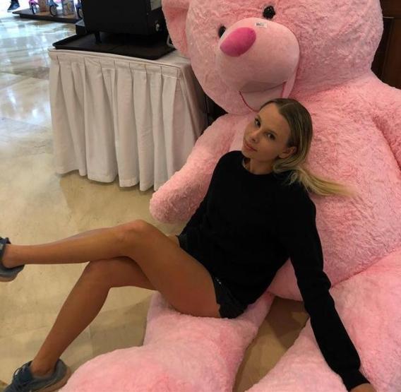 Avusturyalı tenisçi Angelina Graovac, çıplak görüntülerini satıyor