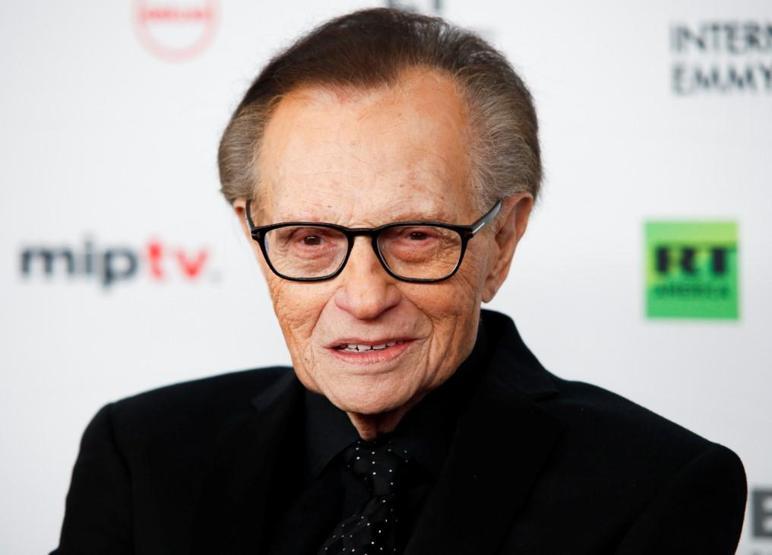 Ünlü sunucu Larry King, COVID-19 nedeniyle hastaneye kaldırıldı