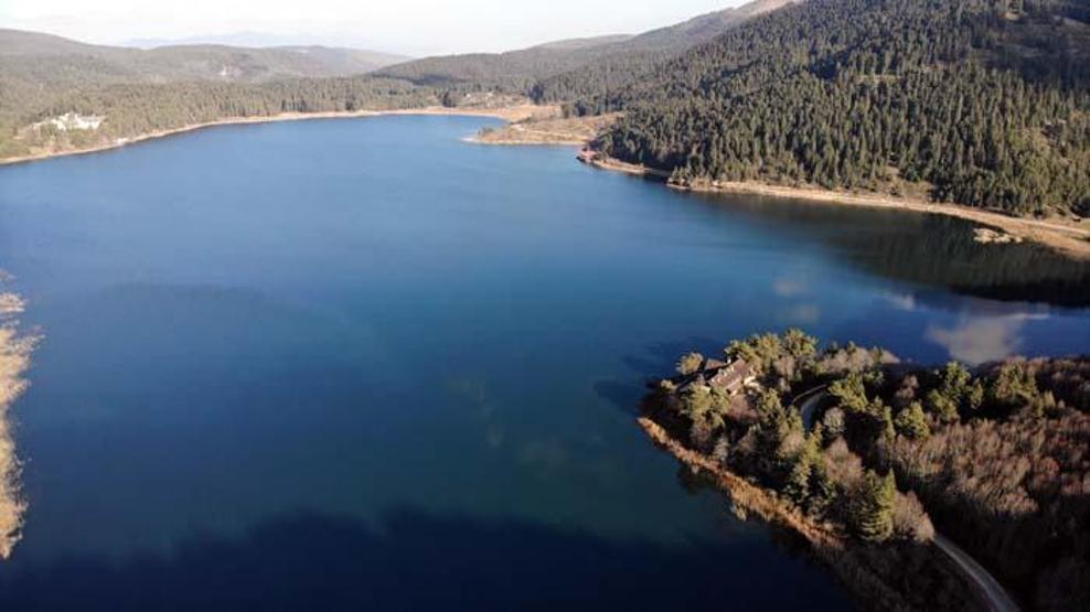 Tatilciler kısıtlamada otelden çıkamadı, Abant Tabiat Parkı boş kaldı