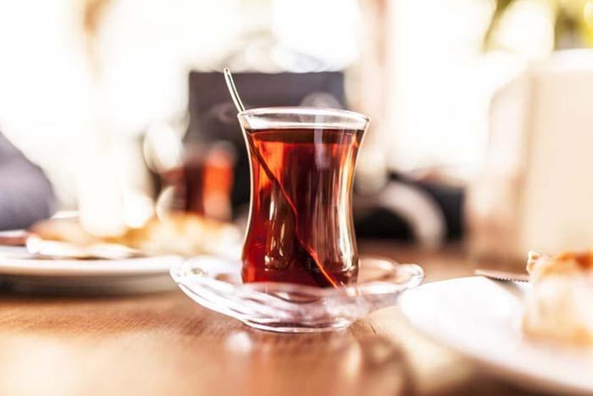 Çay şekerli mi içilir, şekersiz mi tartışmasına Erzurumdan yöresel cevap