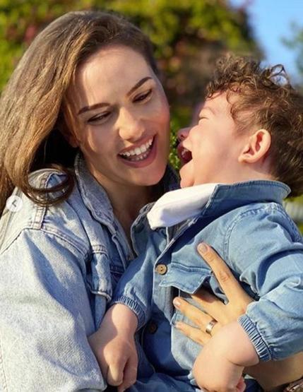 Fahriye Evcenin, Karan için bakıcı tutacağı öğrenildi