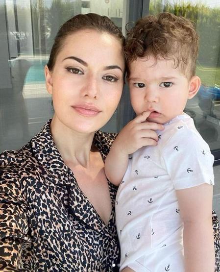 Fahriye Evcenin, Karan için bakıcı tutacağı öğrenildi