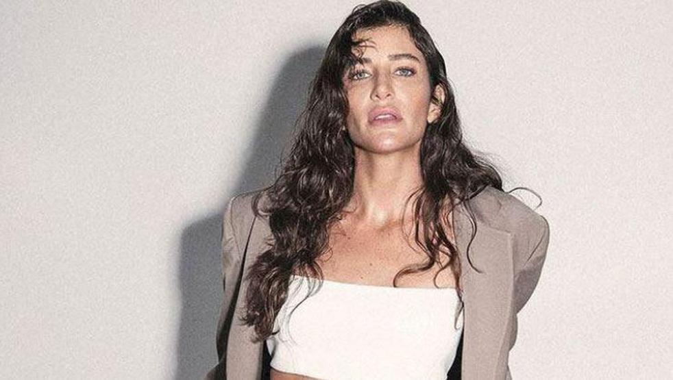 Berrak Tüzünataç, Ali Yörençin evine taşınıyor