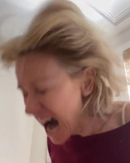 Naomi Watts güzellik sırlarını takipçilerine anlattı