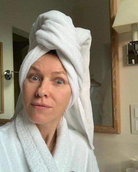 Naomi Watts güzellik sırlarını takipçilerine anlattı
