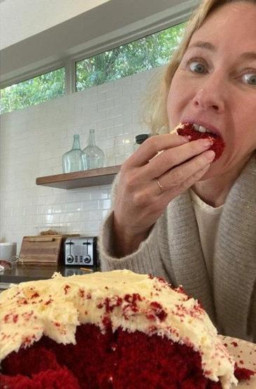 Naomi Watts güzellik sırlarını takipçilerine anlattı