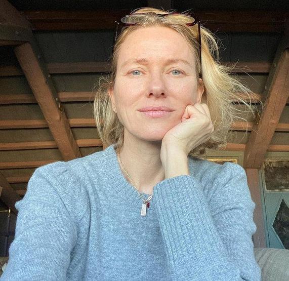 Naomi Watts güzellik sırlarını takipçilerine anlattı