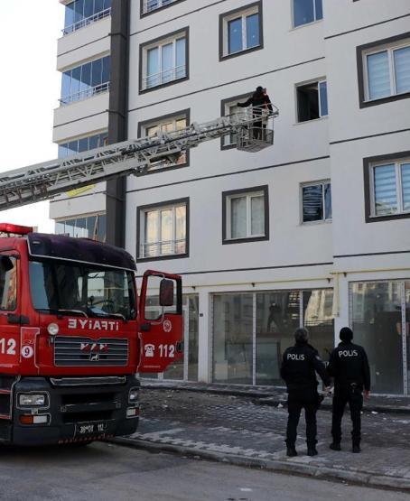 Kayseride kocası tarafından eve kilitlenen kadın kurtarıldı