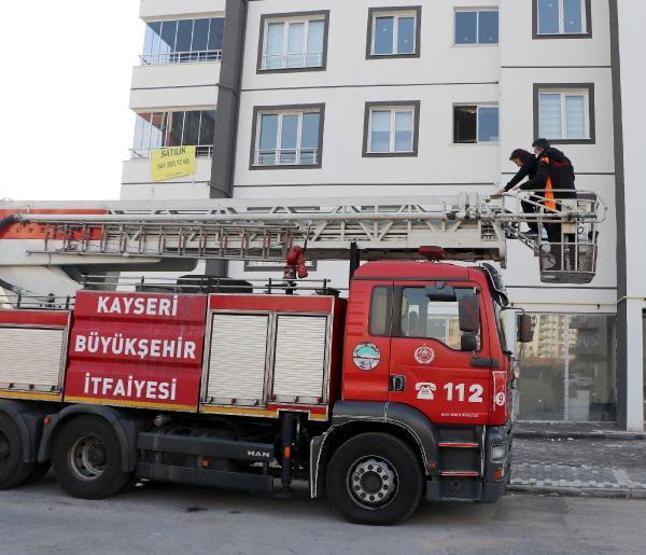 Kayseride kocası tarafından eve kilitlenen kadın kurtarıldı