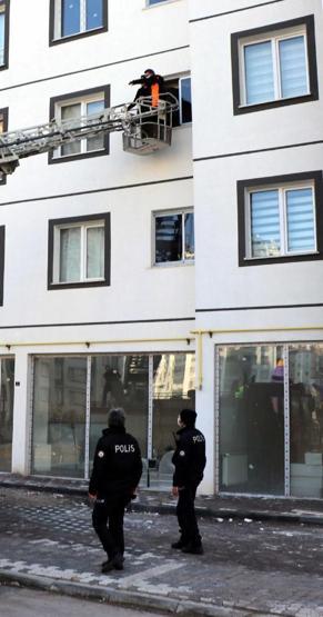 Kayseride kocası tarafından eve kilitlenen kadın kurtarıldı
