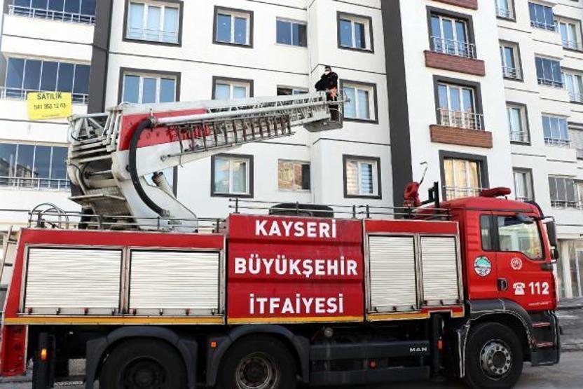 Kayseride kocası tarafından eve kilitlenen kadın kurtarıldı