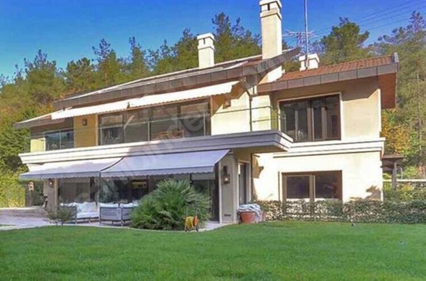 Ajda Pekkan’ın Bahçeköy’deki villasına bir prens talip oldu