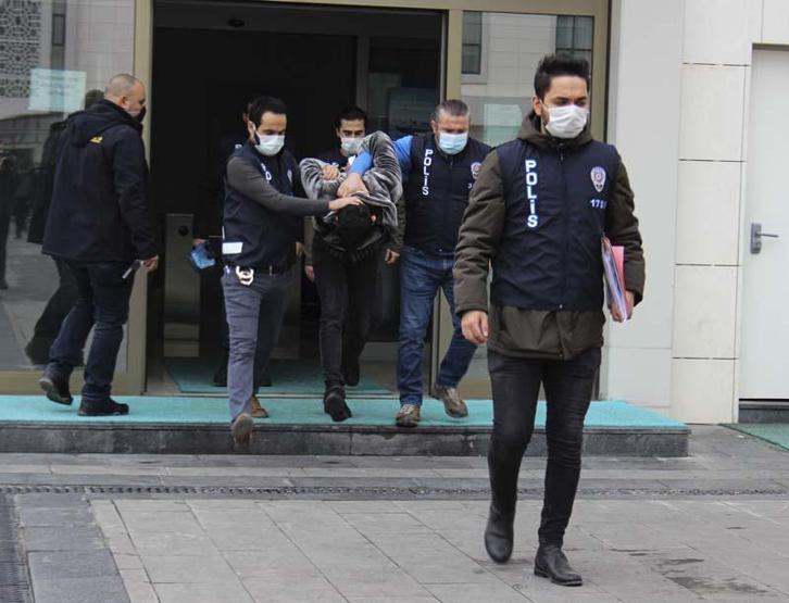 Ümitcan Uygunun yakınları gazetecilere saldırdı
