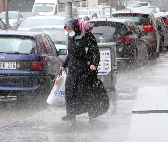 Erzurumda kar bekleyenler yağmuru karşıladı