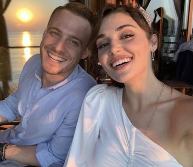 Kerem Bürsin çekti Hande Erçel poz verdi Annesinin yorumu olay oldu