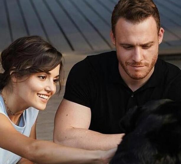 Kerem Bürsin çekti Hande Erçel poz verdi Annesinin yorumu olay oldu