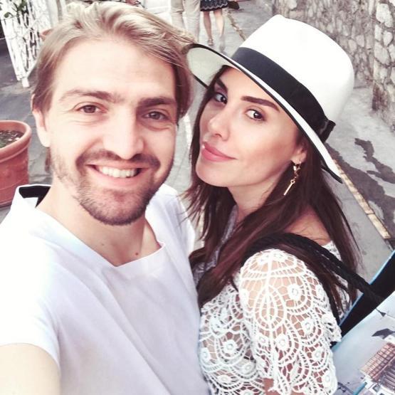 1 milyonluk jest Caner Erkin eşi Şükran Ovalı için kesenin ağzını açtı