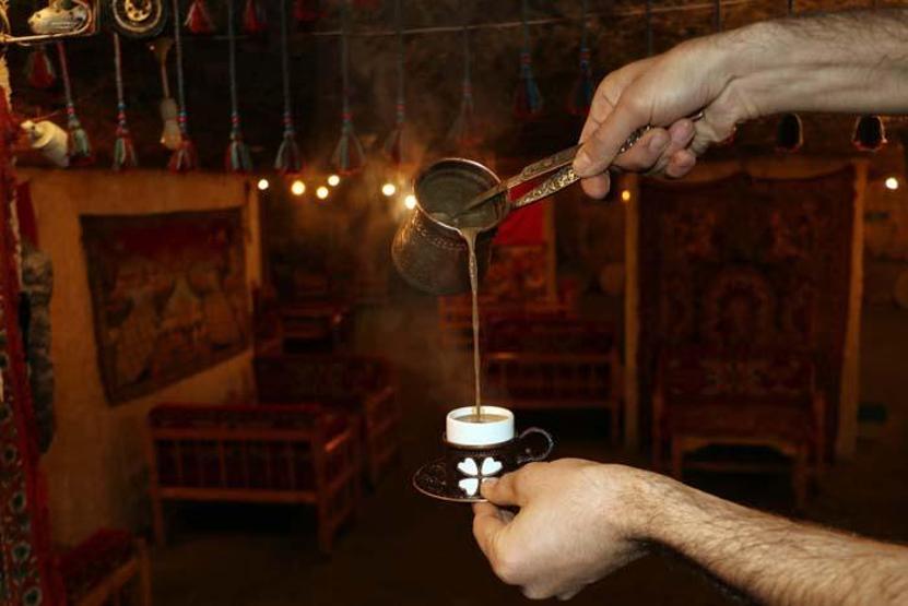 Doğal ısısı değişmeyen 500 yıllık mağara ilgi çekiyor